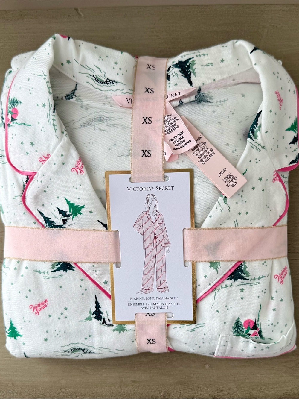 Victoria’s Secret Flannel Pajamas XS NWOT